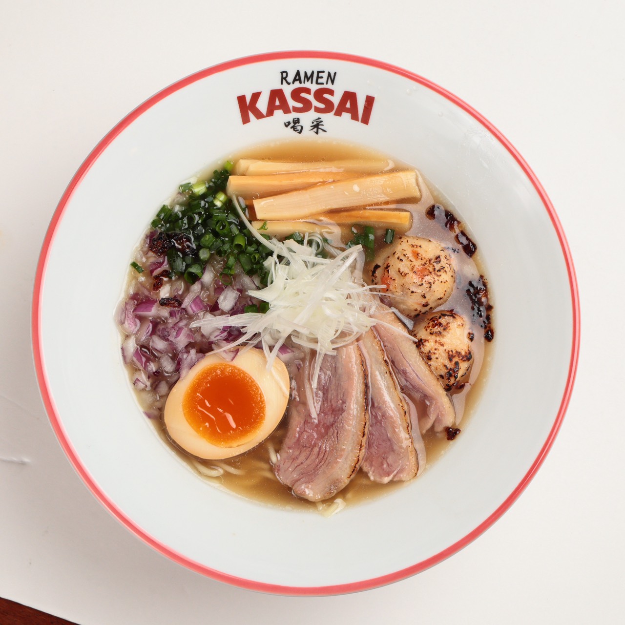 RAMEN KASSAI 喝采の京鴨の淡麗醤油ラーメン